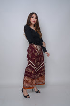 将图片加载到图库查看器,Long Pant - Modern Batik Art