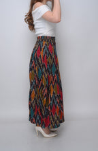 将图片加载到图库查看器,Long Skirt - Stylist Batik Art Print