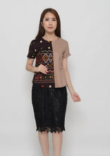 将图片加载到图库查看器,Blouse - Working in Style with Timore Motif