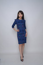 Load image into Gallery viewer, Dress - Modern Batik Slim Fit
