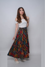 Load image into Gallery viewer, Long Skirt - Stylist Batik Art Print
